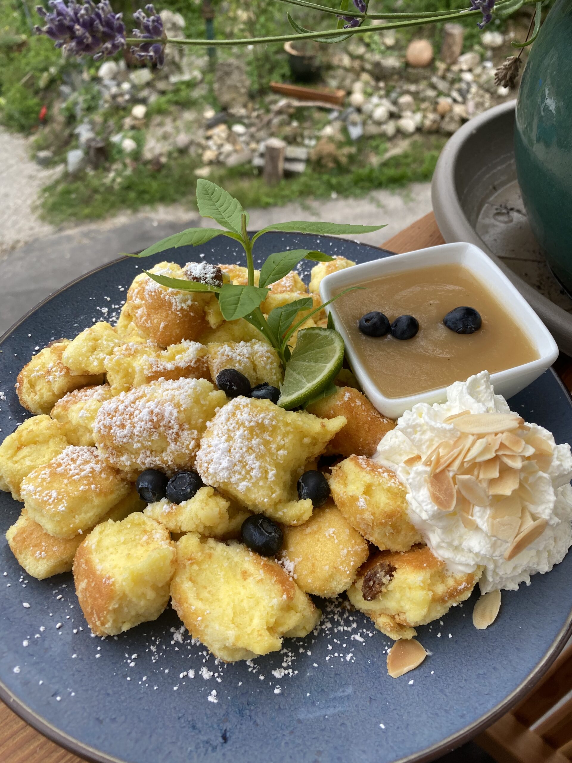 Start 9 Nachspeise Hüttenkaiserschmarrn aus der Küche vom Gasthaus Bartsch in Hirten