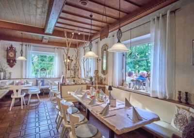 grosser Stammtisch in der Gaststube